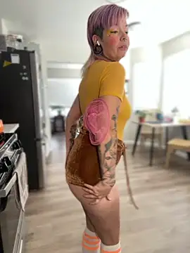 GoldieBakeman online show from 10-29-25, 04:31