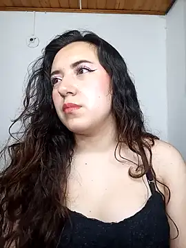 Snapshot of Emi_chik chatting on 12-06-24, 01:18 Emi chik online show from 12-06-24, 01:18