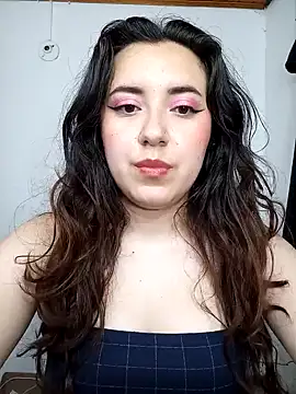 Snapshot of Emi_chik chatting on 12-14-24, 02:34 Emi chik online show from 12-14-24, 02:34