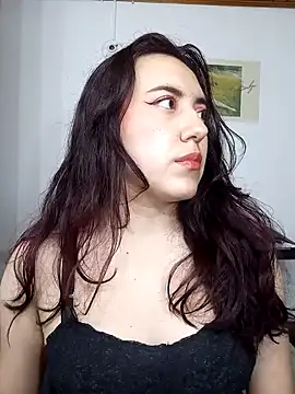 Snapshot of Emi_chik chatting on 01-24-25, 03:22 Emi chik online show from 01-24-25, 03:22