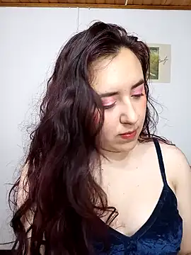 Snapshot of Emi_chik chatting on 02-07-25, 03:45 Emi chik online show from 02-07-25, 03:45