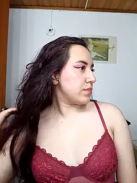 Snapshot of Emi_chik chatting on 02-22-25, 04:29 Emi chik online show from 02-22-25, 04:29