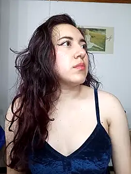 Snapshot of Emi_chik chatting on 02-27-25, 05:47 Emi chik online show from 02-27-25, 05:47
