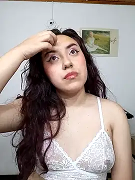 Snapshot of Emi_chik chatting on 03-02-25, 04:28 Emi chik online show from 03-02-25, 04:28