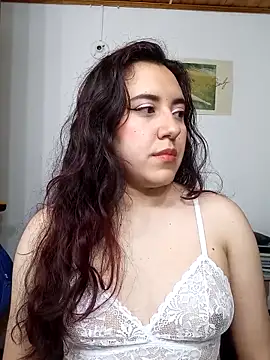 Snapshot of Emi_chik chatting on 03-23-25, 05:21 Emi chik online show from 03-23-25, 05:21