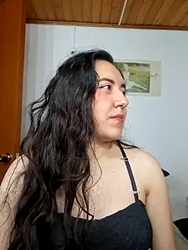 Emi chik online show from 02-26-26, 10:03