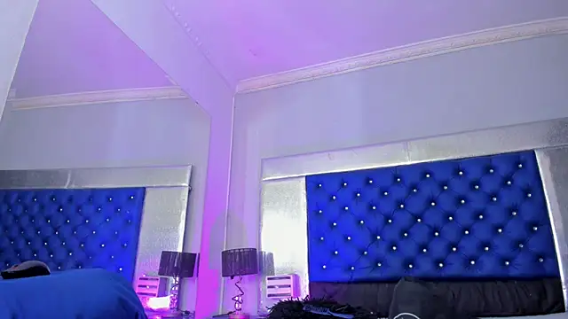 Eyleen Santos online show from 12-15-25, 07:40