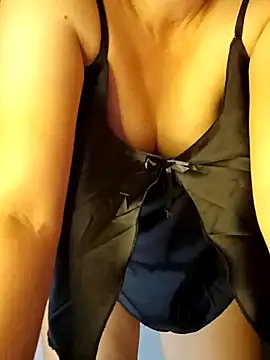 Hue87 online show from 09-15-25, 04:18