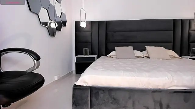 KatieNolan 1 online show from 10-11-25, 07:23