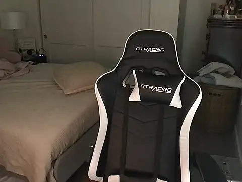 explosivekitty69 online show from 09-29-25, 06:57