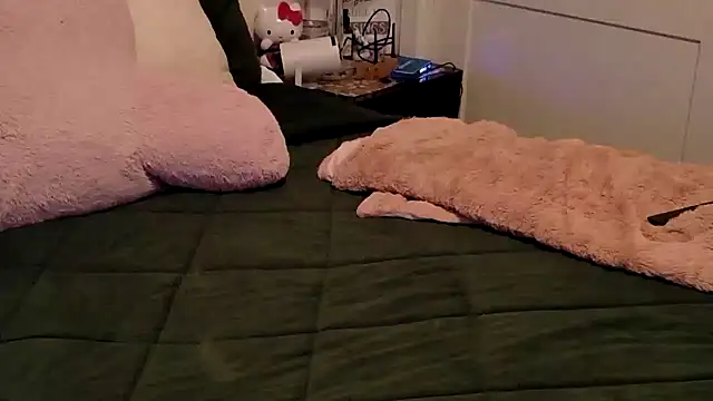 explosivekitty69 online show from 11-10-25, 12:53