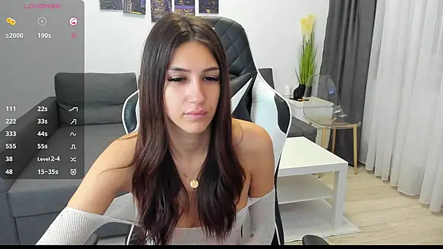 Kimi Ivy online show from 10-13-25, 04:23