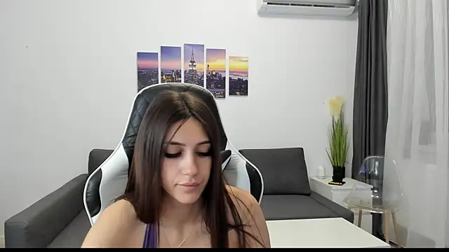 Kimi Ivy online show from 10-19-25, 04:24