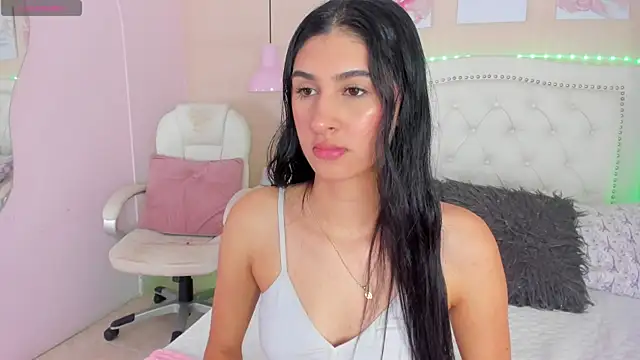 Snapshot of Ashley_Evans18 chatting on 01-04-25, 11:33 Ashley Evans18 online show from 01-04-25, 11:33