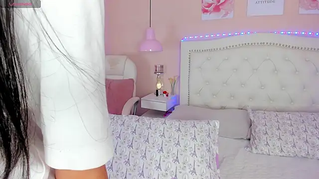 Snapshot of Ashley_Evans18 chatting on 01-08-25, 11:43 Ashley Evans18 online show from 01-08-25, 11:43