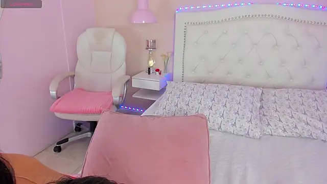 Snapshot of Ashley_Evans18 chatting on 01-08-25, 02:56 Ashley Evans18 online show from 01-08-25, 02:56