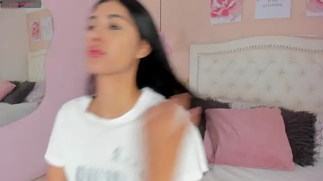 Snapshot of Ashley_Evans18 chatting on 01-20-25, 11:45 Ashley Evans18 online show from 01-20-25, 11:45