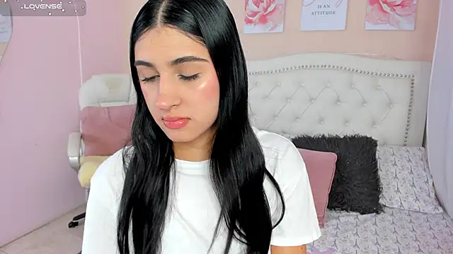 Snapshot of Ashley_Evans18 chatting on 02-08-25, 11:55 Ashley Evans18 online show from 02-08-25, 11:55