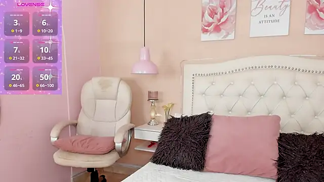 Snapshot of Ashley_Evans18 chatting on 02-26-25, 12:03 Ashley Evans18 online show from 02-26-25, 12:03