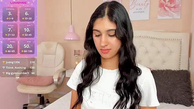 Snapshot of Ashley_Evans18 chatting on 02-27-25, 06:42 Ashley Evans18 online show from 02-27-25, 06:42