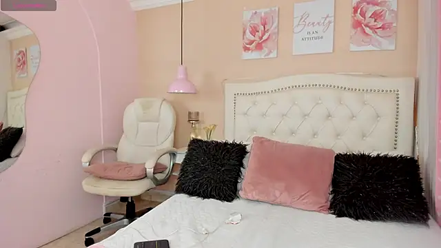 Snapshot of Ashley_Evans18 chatting on 03-05-25, 12:55 Ashley Evans18 online show from 03-05-25, 12:55