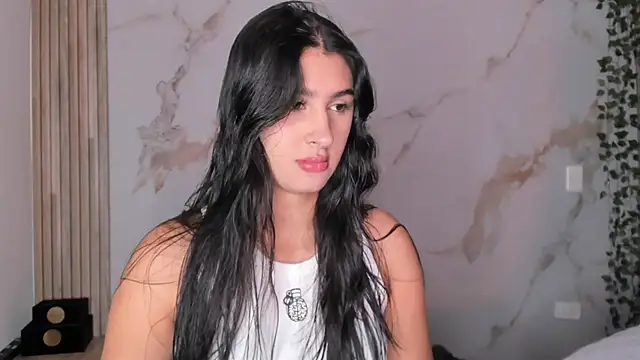 Snapshot of Ashley_Evans18 chatting on 09-18-25, 12:29 Ashley Evans18 online show from 09-18-25, 12:29