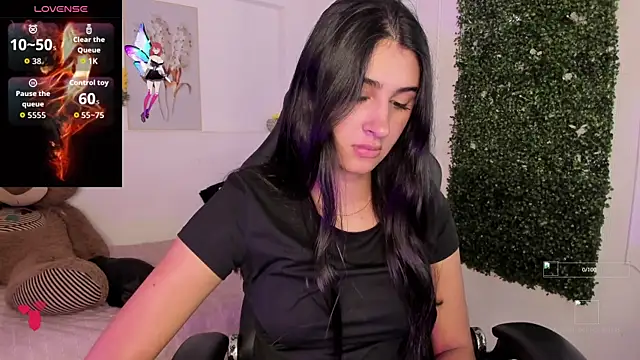 Snapshot of Ashley_Evans18 chatting on 11-15-25, 01:18 Ashley Evans18 online show from 11-15-25, 01:18