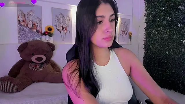 Snapshot of Ashley_Evans18 chatting on 11-27-25, 02:08 Ashley Evans18 online show from 11-27-25, 02:08