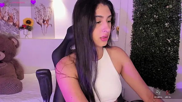 Snapshot of Ashley_Evans18 chatting on 11-29-25, 12:08 Ashley Evans18 online show from 11-29-25, 12:08