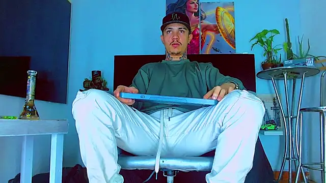 HannibalLester online show from 12-20-25, 04:19