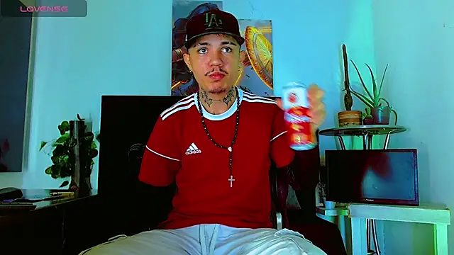 Snapshot of HannibalLester chatting on 02-10-26, 05:00 HannibalLester online show from 02-10-26, 05:00