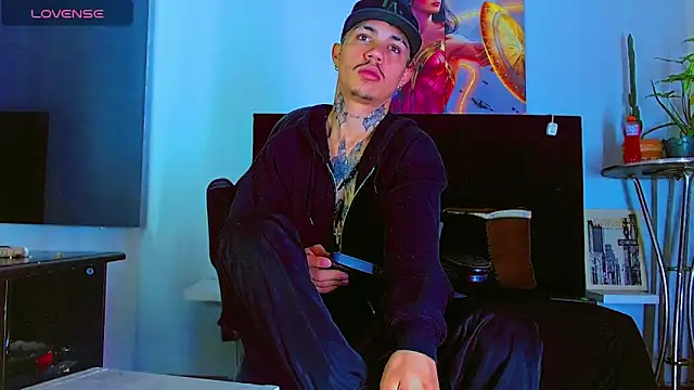 Snapshot of HannibalLester chatting on 02-16-26, 07:37 HannibalLester online show from 02-16-26, 07:37