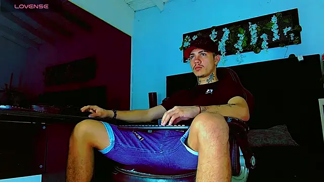 Snapshot of HannibalLester chatting on 03-01-26, 04:36 HannibalLester online show from 03-01-26, 04:36