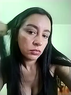 Snapshot of hailey85 chatting on 10-16-25, 04:08 hailey85 online show from 10-16-25, 04:08