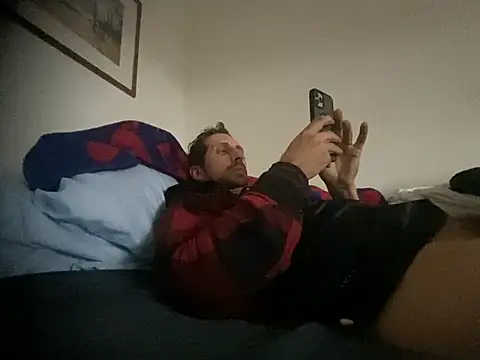 Snapshot of mackshaft4711 chatting on 12-20-24, 03:00 mackshaft4711 online show from 12-20-24, 03:00