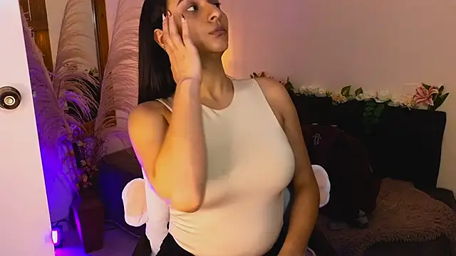 Hannah williams1 online show from 12-18-25, 09:21