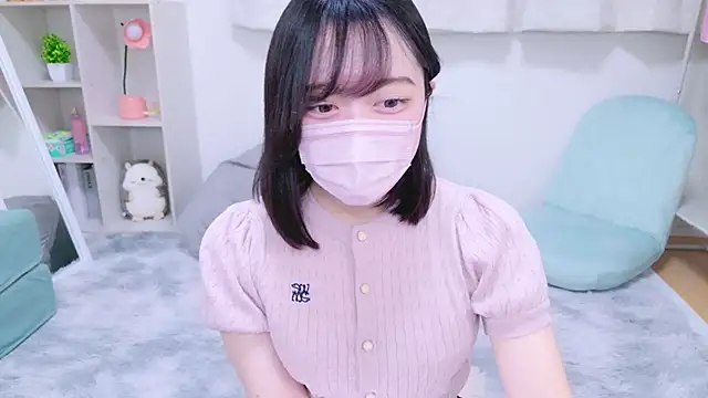 Snapshot of Yurie_ chatting on 12-04-24, 02:42 Yurie  online show from 12-04-24, 02:42