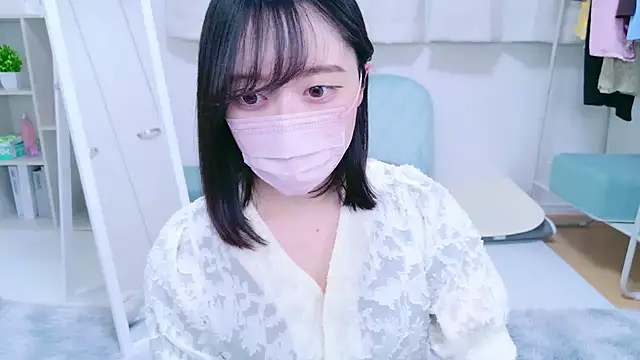 Snapshot of Yurie_ chatting on 12-21-24, 07:35 Yurie  online show from 12-21-24, 07:35