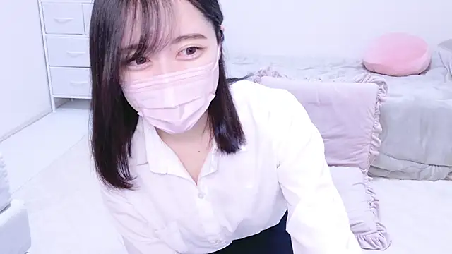 Snapshot of Yurie_ chatting on 02-02-25, 02:17 Yurie  online show from 02-02-25, 02:17