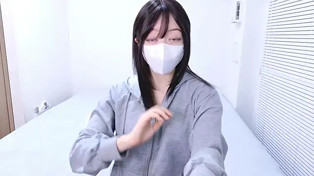 Yurie  online show from 01-17-26, 01:38