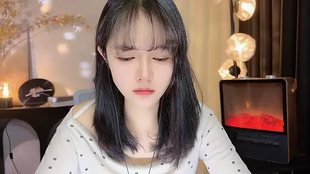 xiaodaibabyy online show from 01-04-25, 11:00