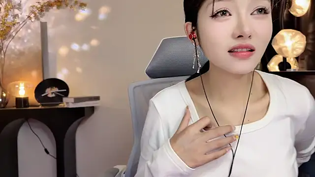 xiaodaibabyy online show from 02-07-25, 04:14
