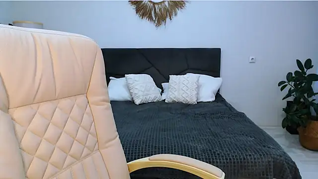 NaughtyNylonFeet online show from 11-14-25, 03:38