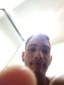 Snapshot of jose5320_20 chatting on 11-04-25, 04:39 jose5320 20 online show from 11-04-25, 04:39