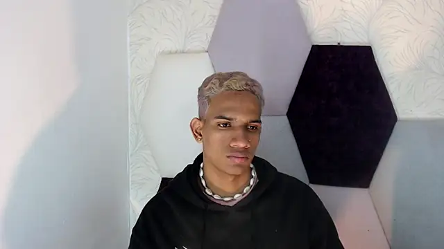 AbrahanBratz online show from 01-11-25, 12:18