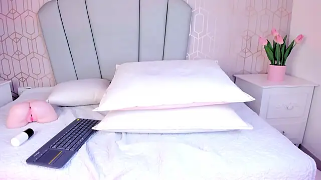 Paige smith online show from 03-12-25, 10:39