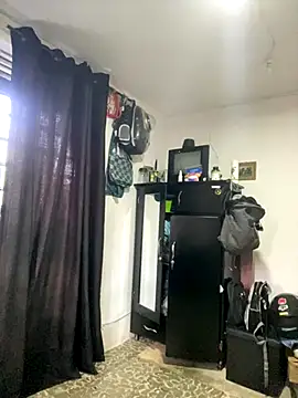 Jestebanano online show from 12-21-25, 01:18