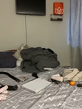 AleFantasy0001 online show from 10-17-25, 03:42