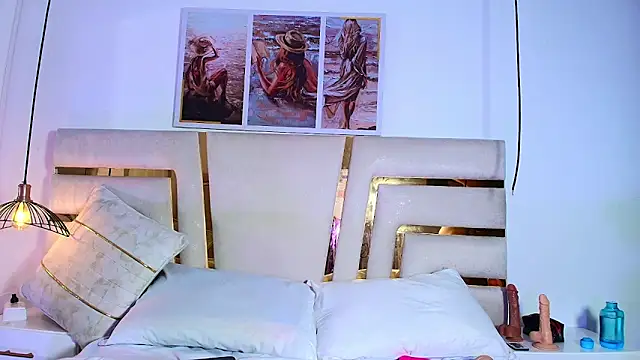 Emma Payton online show from 10-24-25, 04:03