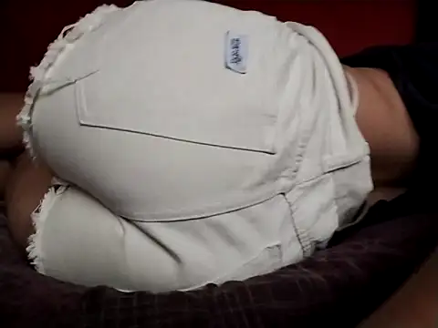 Snapshot of Cloeegoth chatting on 03-22-25, 03:42 Cloeegoth online show from 03-22-25, 03:42